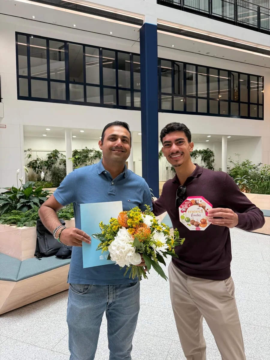 LDP clients with flowers after the notary appointment